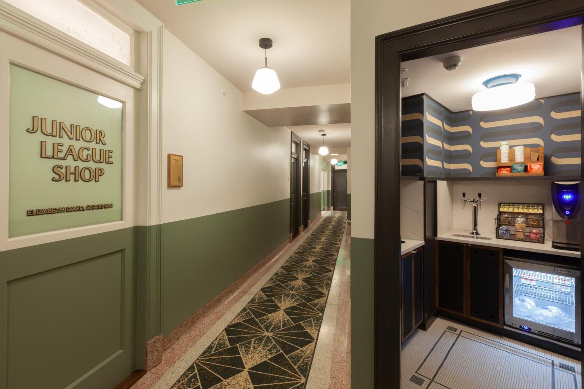 The Flat Iron Hotel アシュビル エクステリア 写真