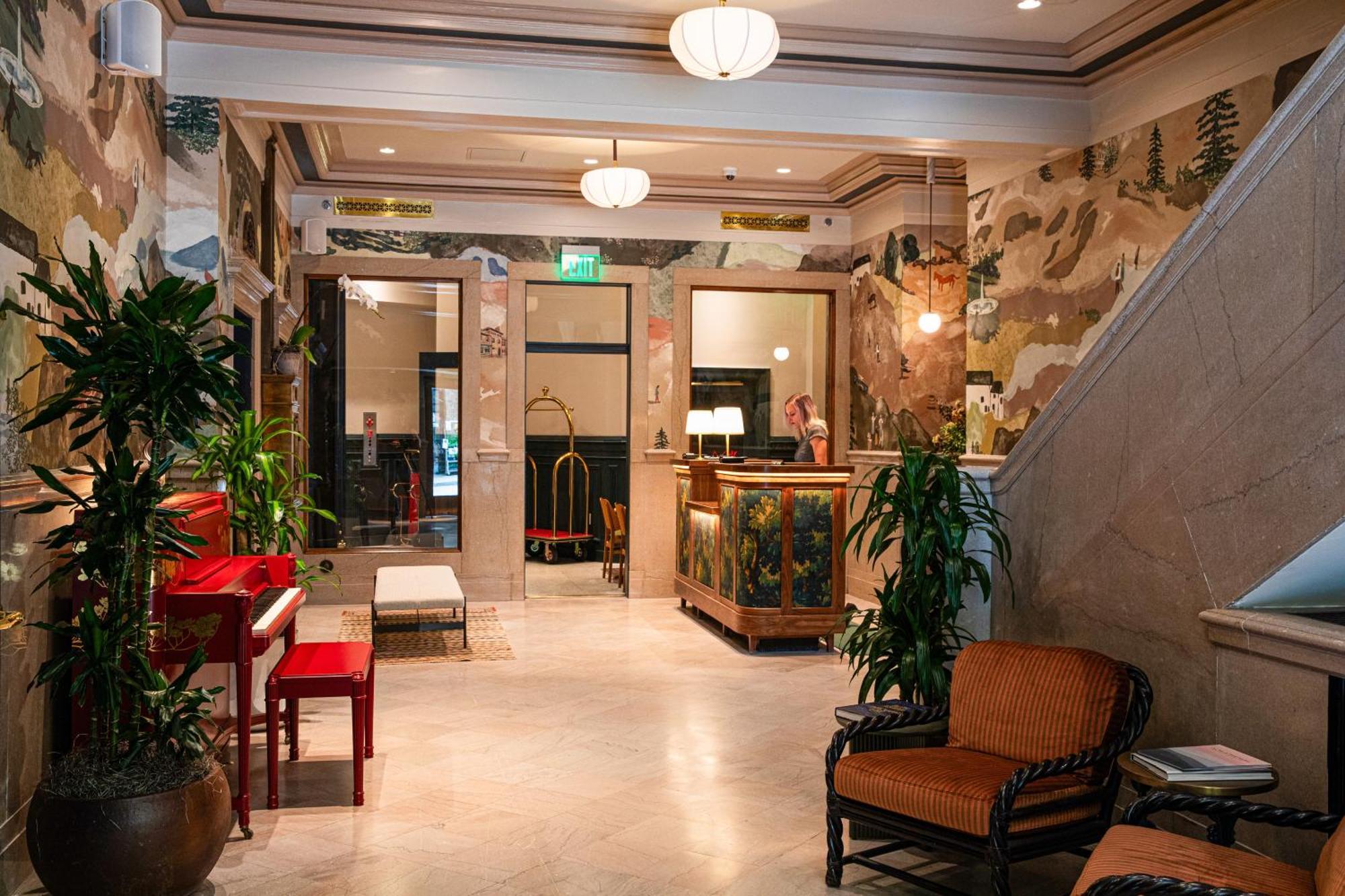 The Flat Iron Hotel アシュビル エクステリア 写真