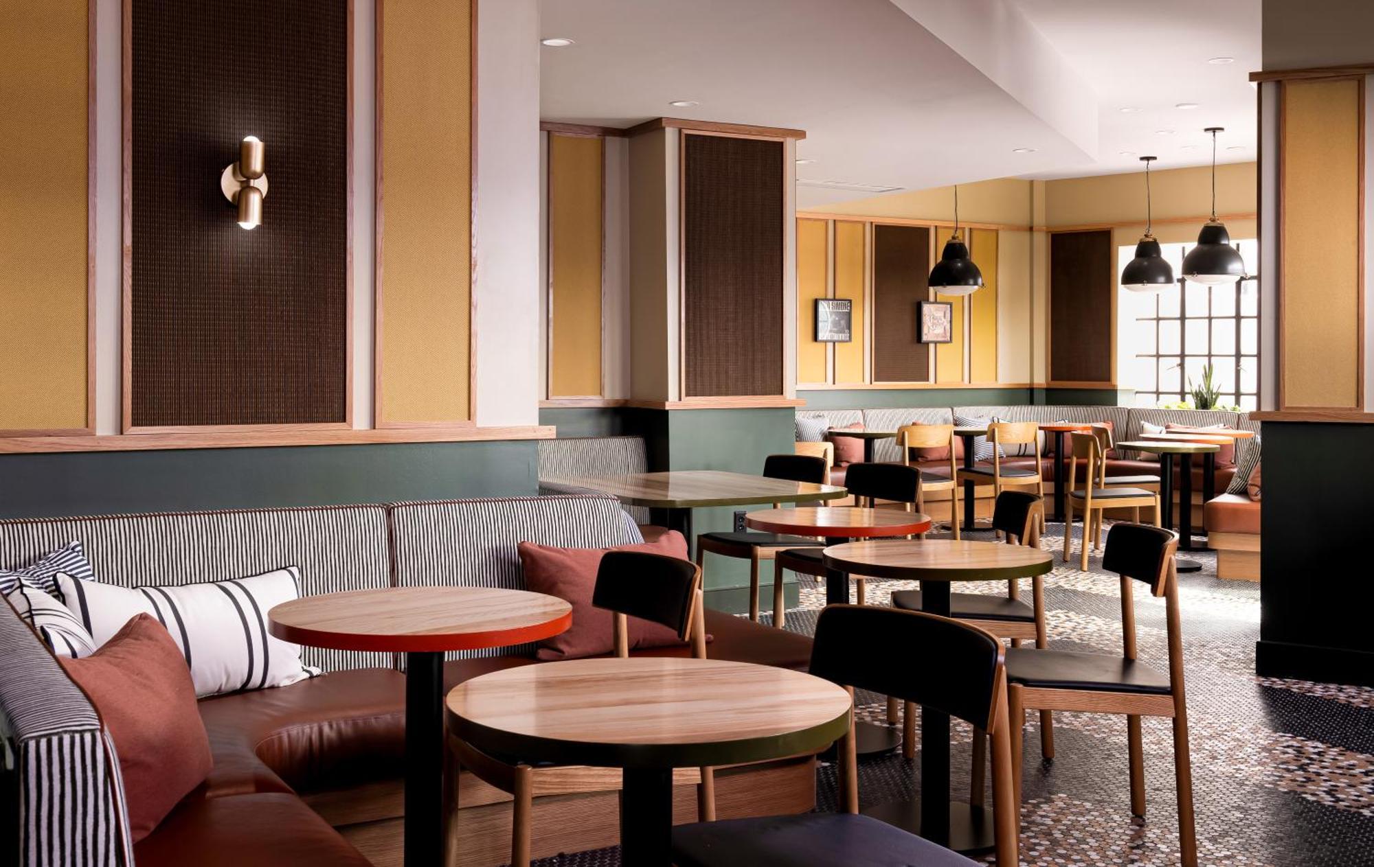 The Flat Iron Hotel アシュビル エクステリア 写真